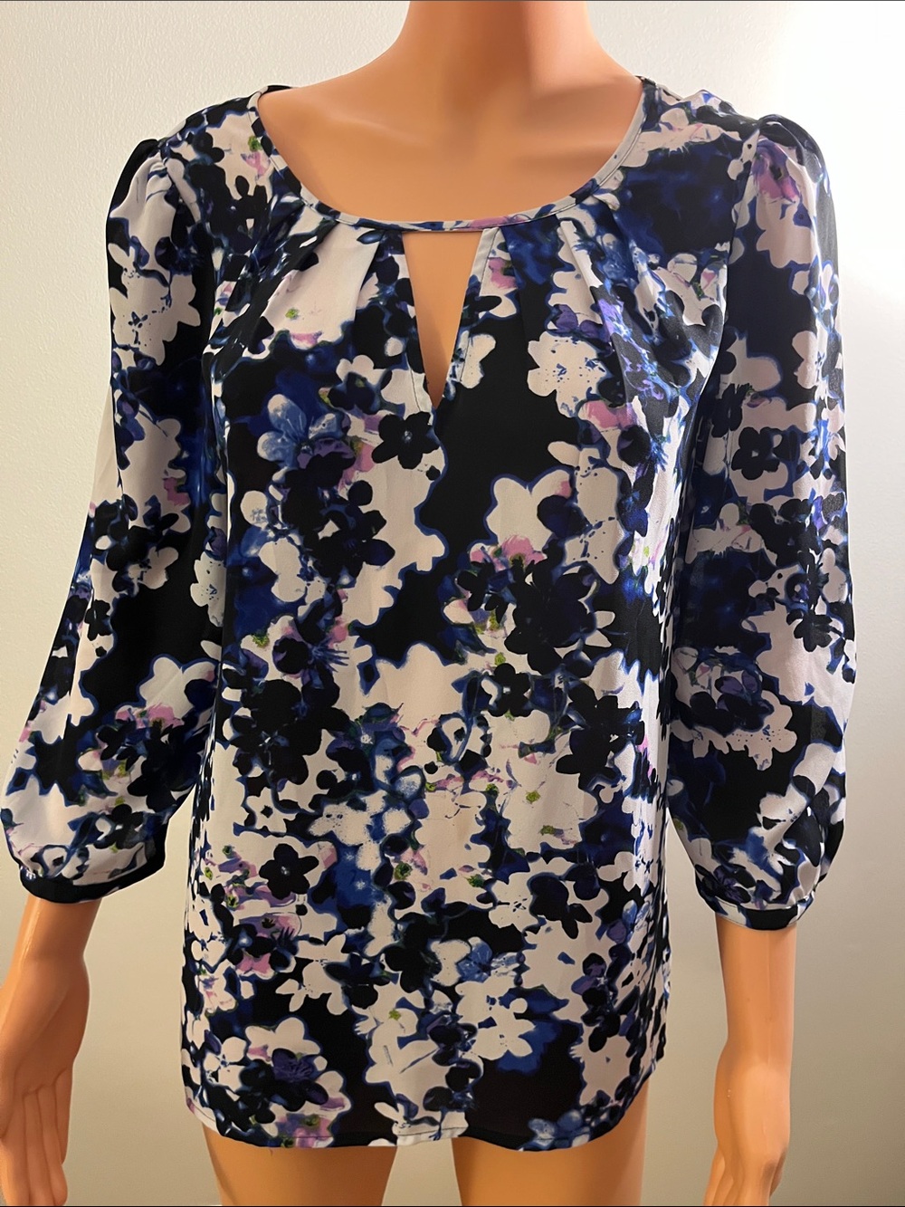 Express Black White Blue Purple Floral Keyhole Blouse